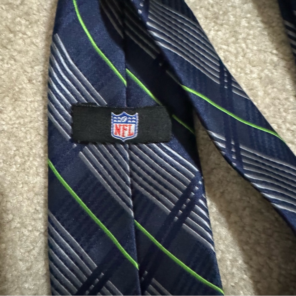 Seattle Seahawks NFL Neck Tie Navy Green Gray-One Size - Picture 4 of 5